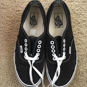 LIKE NEW BLACK VANS AUTHENTICS